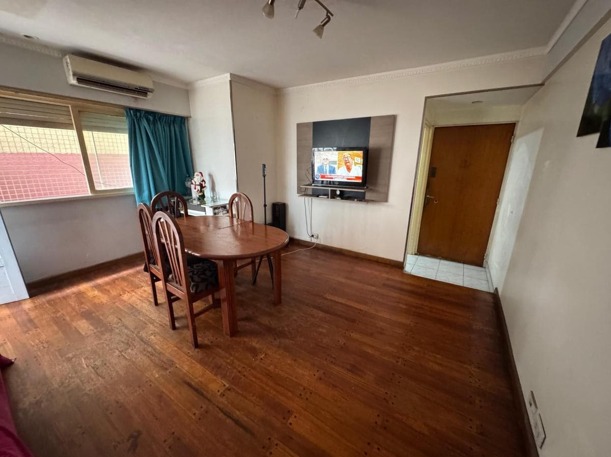 Departamento con Terraza Propia y Parrilla en Microcentro – Oportunidad